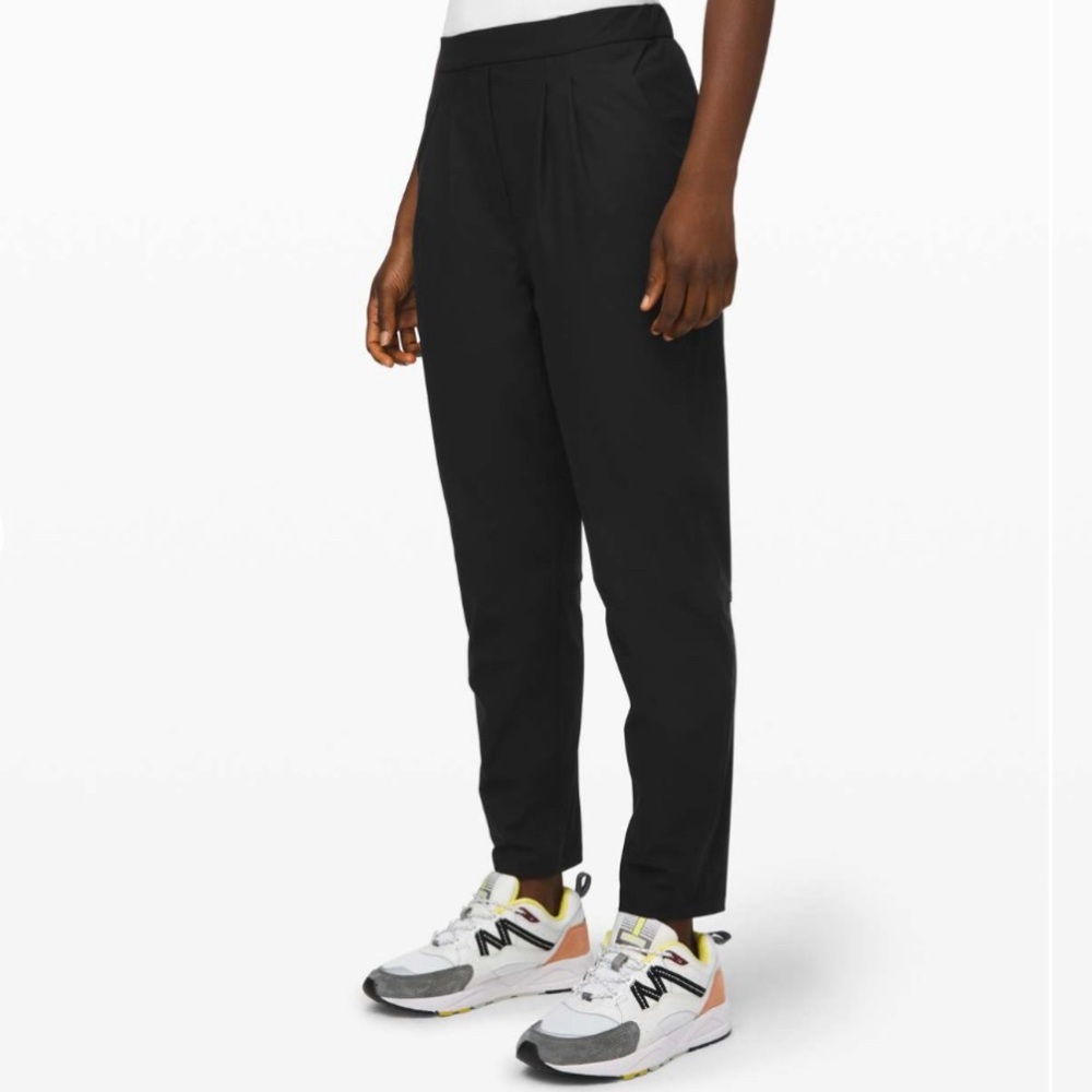 Lululemon Essential High-Rise Trouser